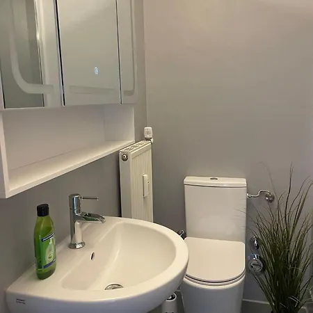 Lejlighed Luv-und-lee-apartment-23 *